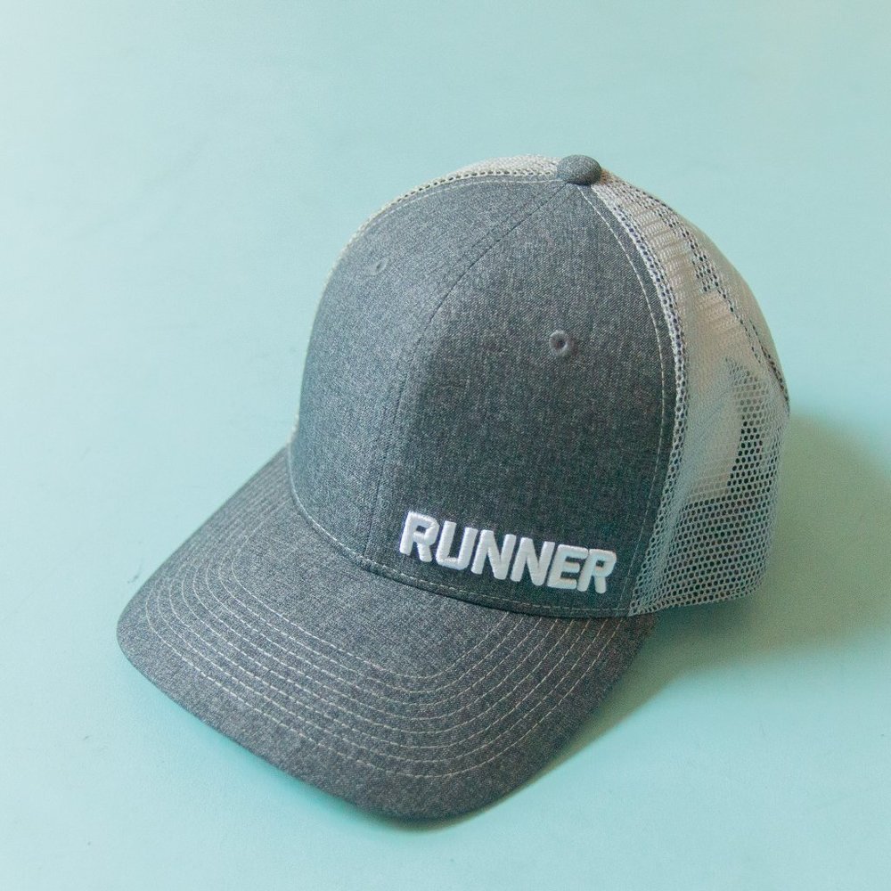 Brooks Runner Gray Knit Mesh Discovery Snapback Trucker Hat